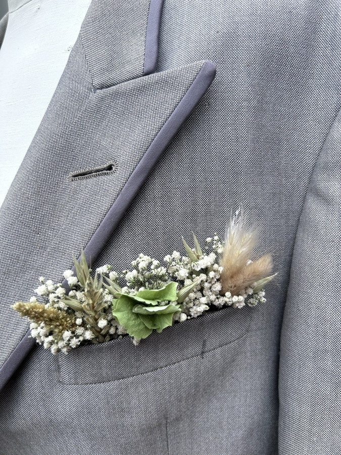 Meadow Neutral Pocket Square Boutonniere