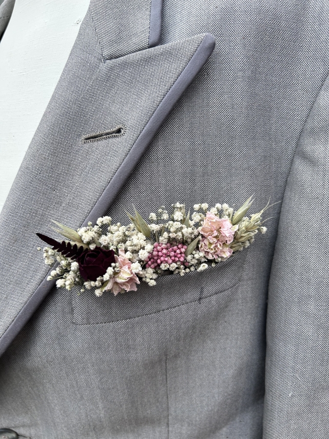 Meadow Reds Pocket Square Boutonniere