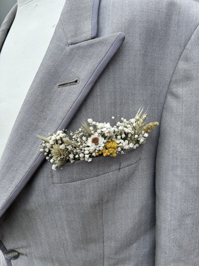 Meadow Yellows Pocket Square Boutonniere
