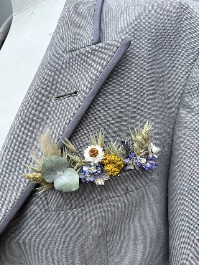 Meadow Yellows Pocket Square Boutonniere
