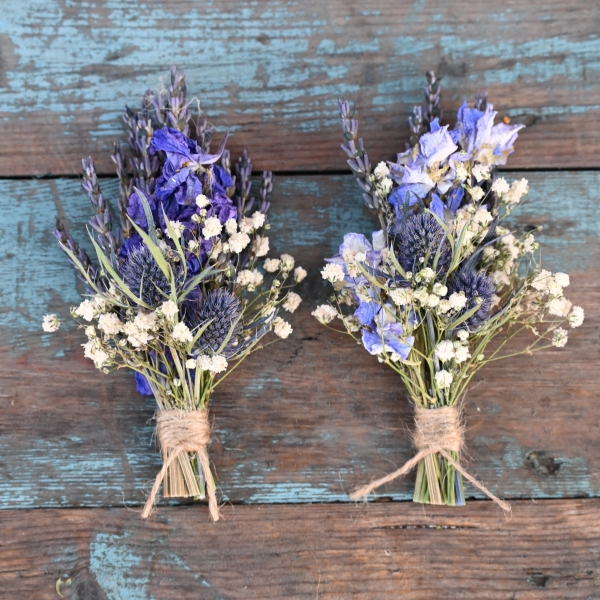 Tonal Twist Blue Dainty Buttonhole