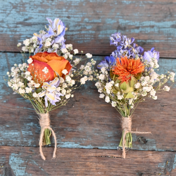 Tonal Twist Orange Blue Dainty Buttonhole
