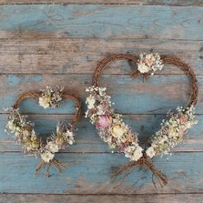 Vintage Romance Hanging Vine Heart