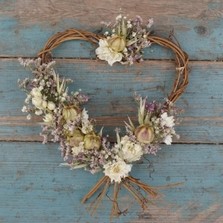 Vintage Romance Hanging Vine Heart