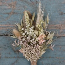Pampas Prairie Blush Buttonhole