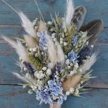 Pampas Prairie Sky Lapel Corsage