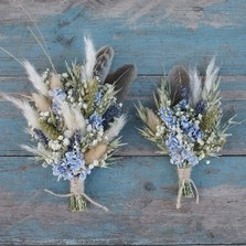 Pampas Prairie Sky Lapel Corsage