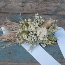 Pampas Prairie Neutral Wrist Corsage