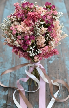 Tonal Twist Pink Dainty Buttonhole
