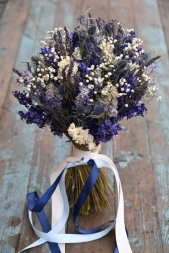 Tonal Twist Blue Dainty Buttonhole