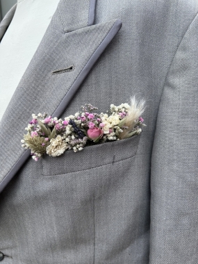 Meadow Pinks Pocket Square Boutonniere