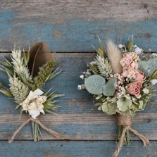 Meadow Neutral Dainty Buttonhole