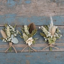 Dainty Neutral Buttonhole