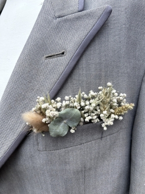 Meadow Neutral Pocket Square Boutonniere