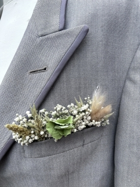 Meadow Neutral Pocket Square Boutonniere