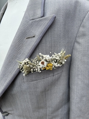 Meadow Yellows Pocket Square Boutonniere