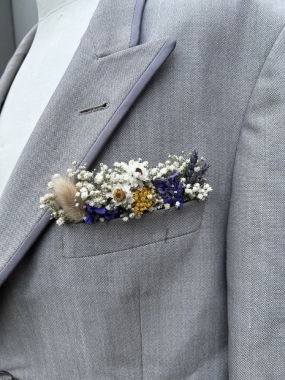 Meadow Yellows Pocket Square Boutonniere