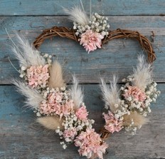 Pampas Boho Blossom Cake Heart