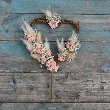 Pampas Boho Blossom Cake Heart