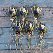 Set of 6 Christmas Dried Flower Hedgerow Napkin Posies