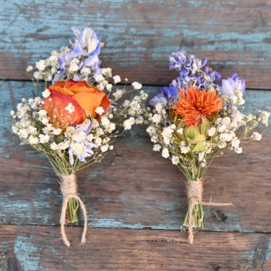 Tonal Twist Orange Blue Dainty Buttonhole