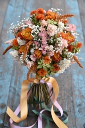 Tonal Twist Orange Pink Dainty Buttonhole