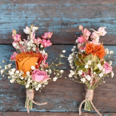 Tonal Twist Orange Pink Dainty Buttonhole